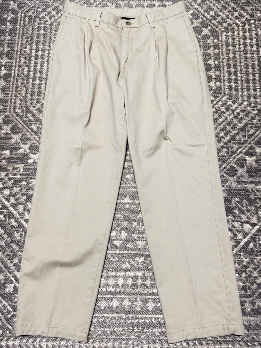 Lee Men's Pleated Chinos in Light Tan